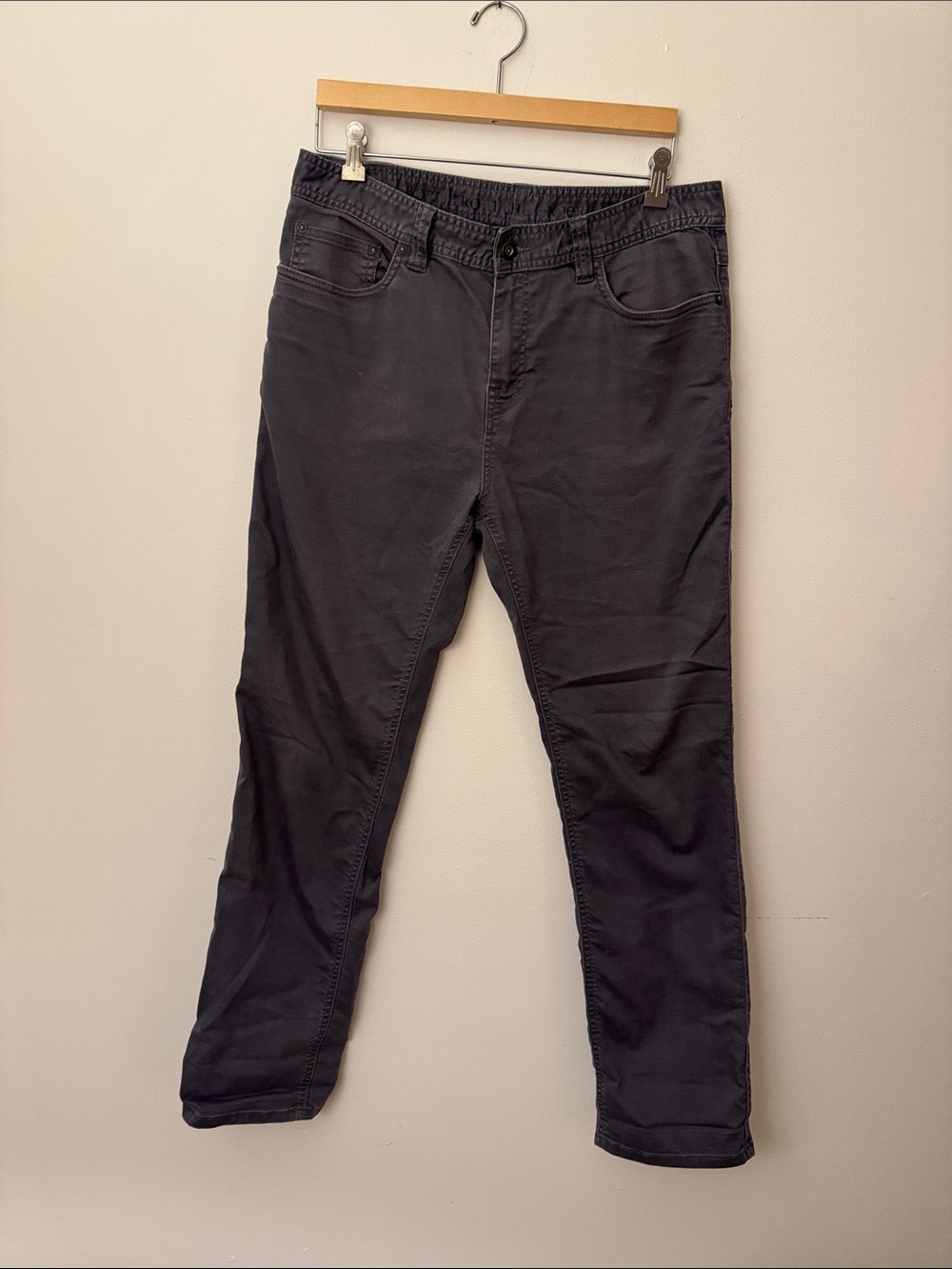 Prana Slim Men's Jeans in Charcoal